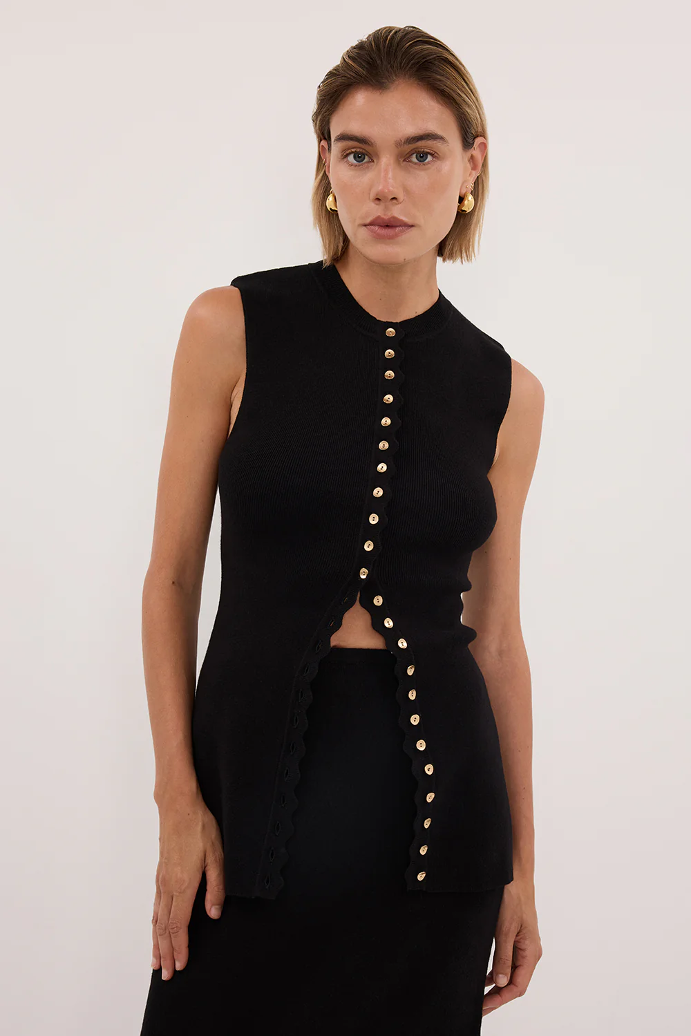 ZOE BLACK SCALLOPED KNIT VEST - Image 2